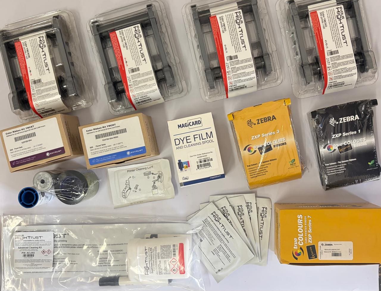 Suprimentos para impressoras de crachás