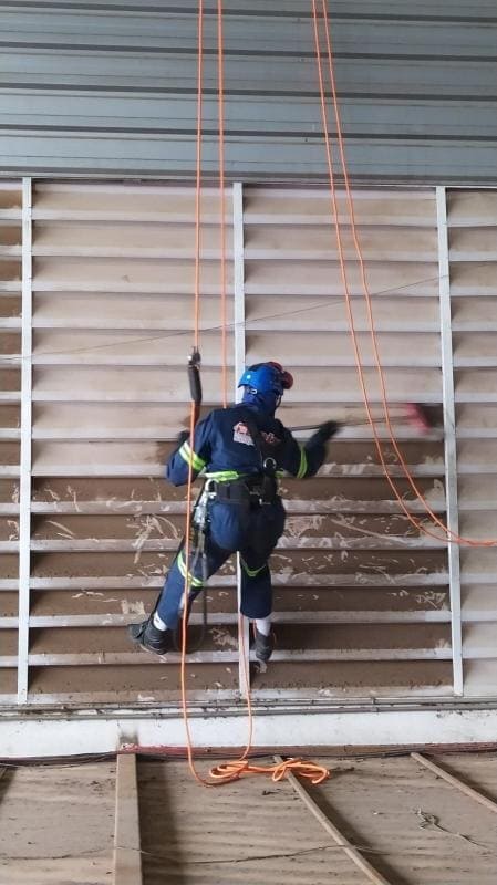 Curso IRATA: solução técnica para formação técnica para acesso por cordas