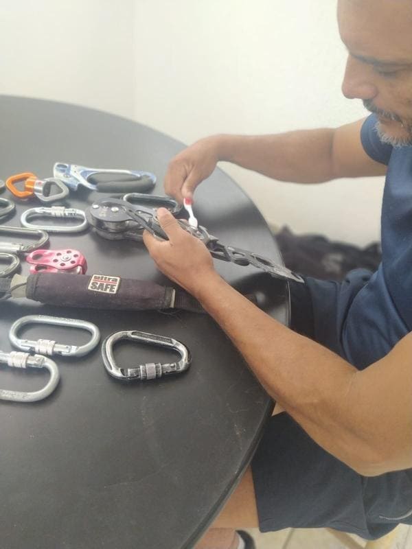 Inspeção de Linha de Vida: solução técnica para segurança para trabalho em altura