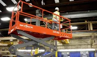 Imagem de Plataforma Elevatória na Fábrica