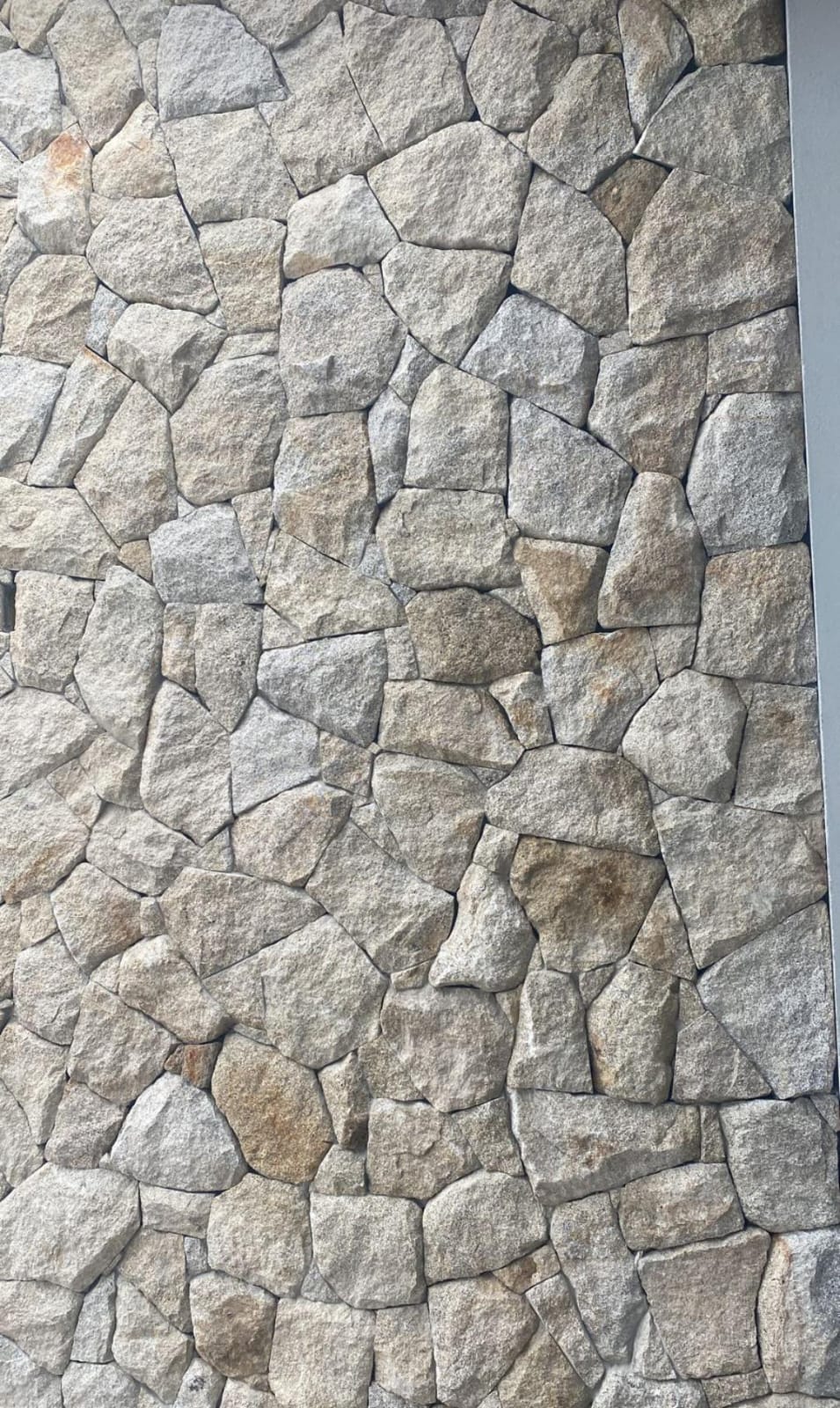 Pedra moledo champanhe: planejamento da escolha à instalação