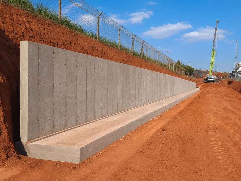 Construção de Contenções e Arrimo